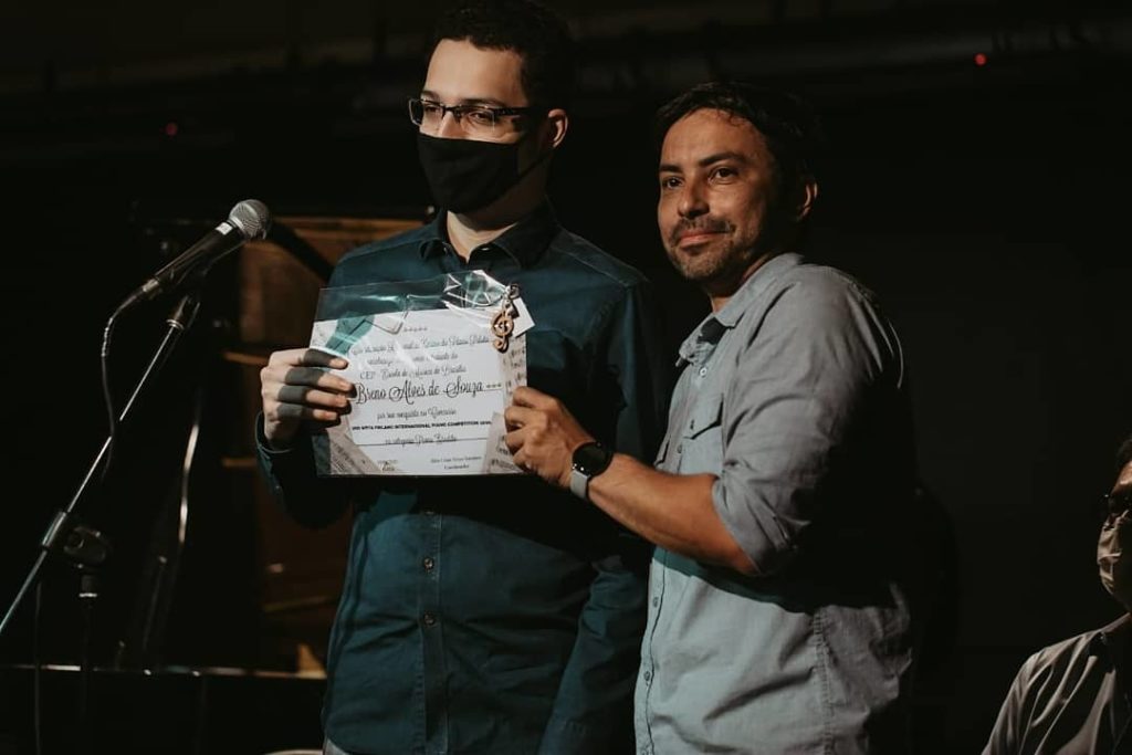 Estudante do DF é bronze em disputa internacional de música