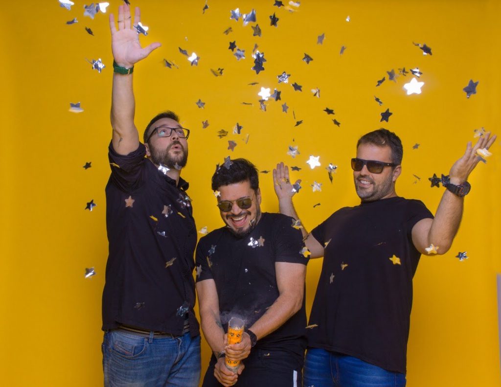 Bloco Eduardo e Mônica faz live especial para o dia dos namorados
