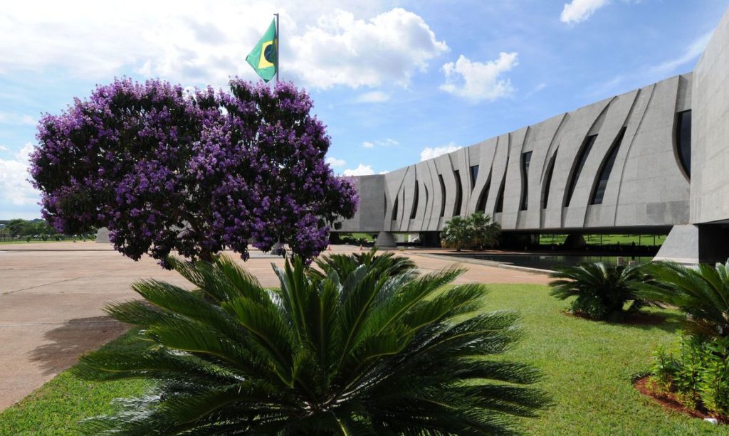 Tempo de trabalho infantil vale para aposentadoria, decide STJ