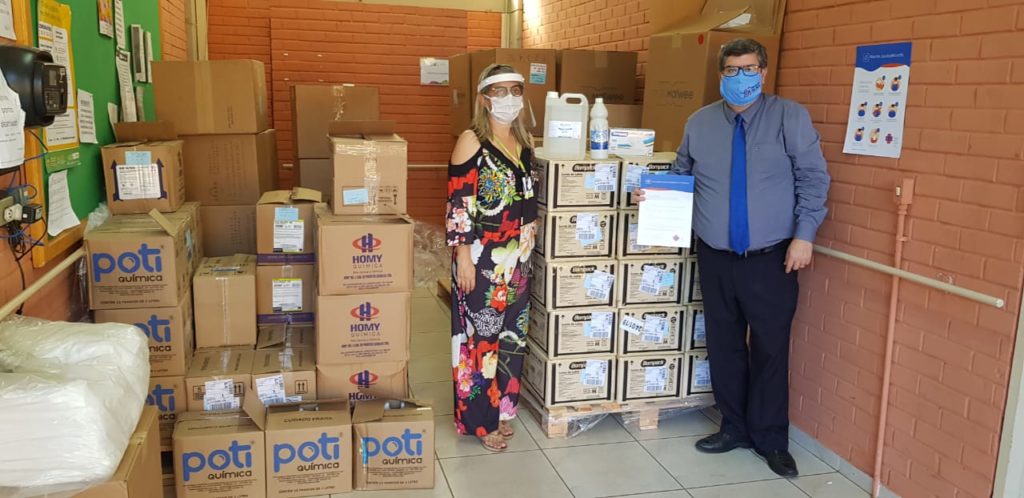 Governo de Goiás e Banco Itaú levam equipamentos de proteção individual a 27 abrigos de idosos