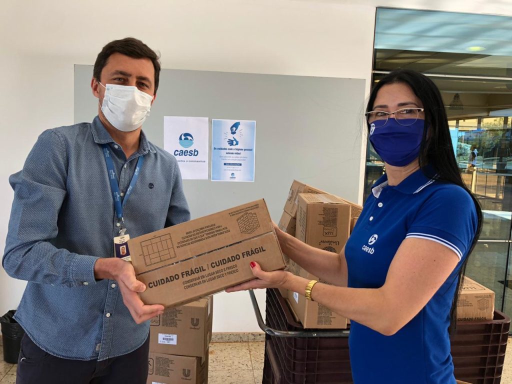 Campanha solidária da Caesb ganha reforço de 3,6 mil sabonetes