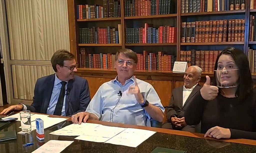 Presidente Bolsonaro afirma que não existe tentativa de furar o teto de gastos