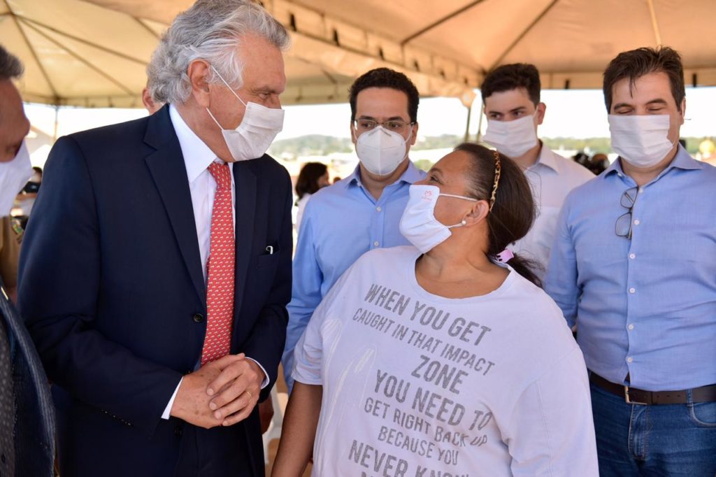 “Peço que cada cidadão se sinta dono do Estado”, diz Caiado ao dialogar com moradores