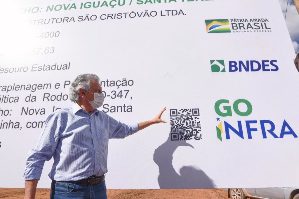 Governador retoma obra de pavimentação da GO-347 em Santa Terezinha de Goiás