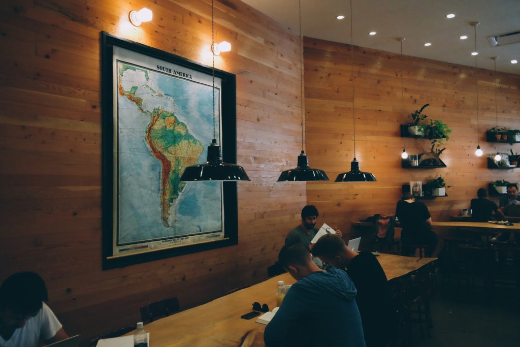 Com trabalho remoto em alta, cresce a procura por coworkings