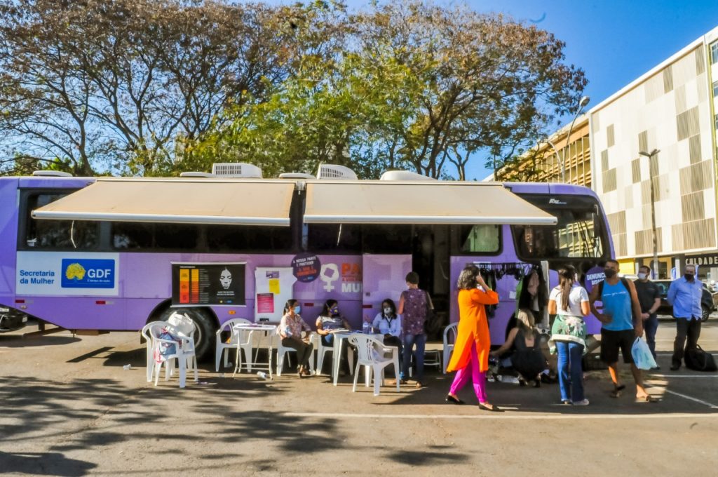 Governo do DF promove acolhimento da população em situação de rua no Setor Comercial Sul