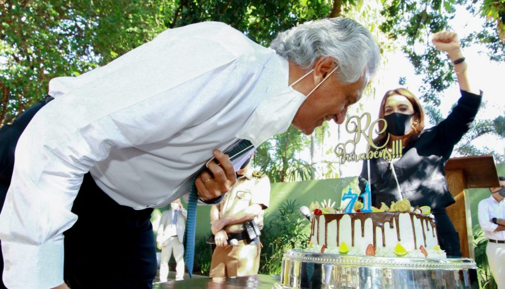 71 anos | Caiado comemora aniversário e recebe homenagens