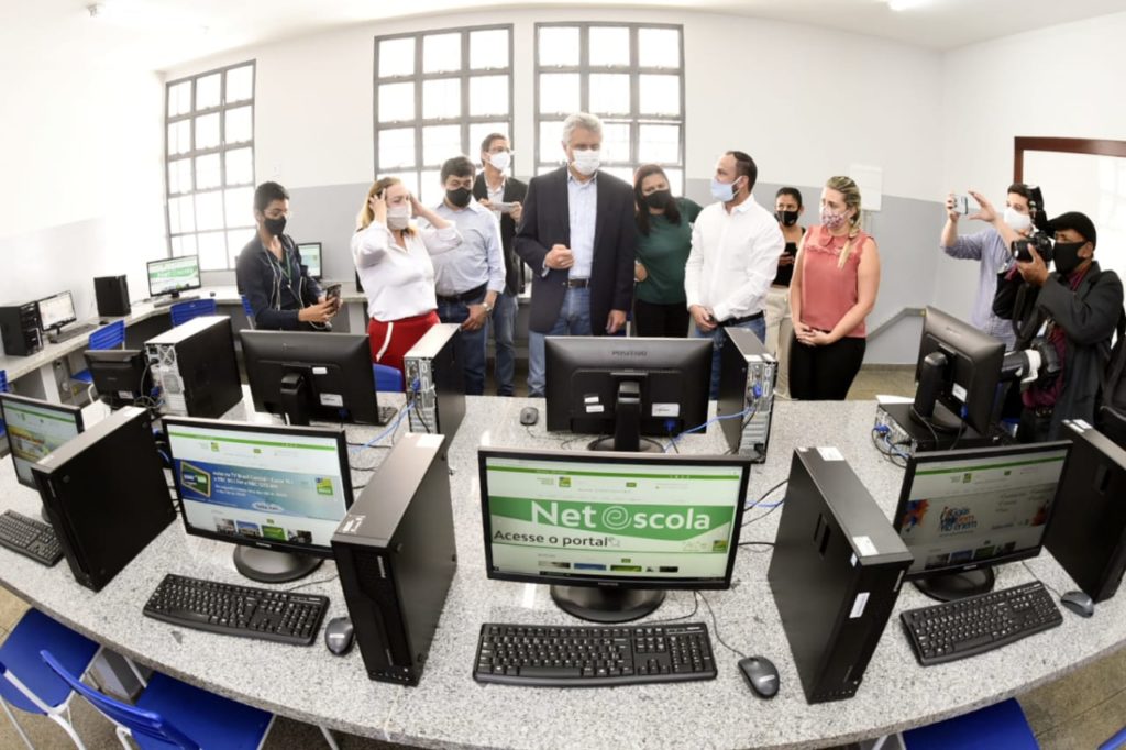 Em Rio Verde, governador reinaugura Cepi Cunha Bastos e autoriza reforma de outras unidades educacionais