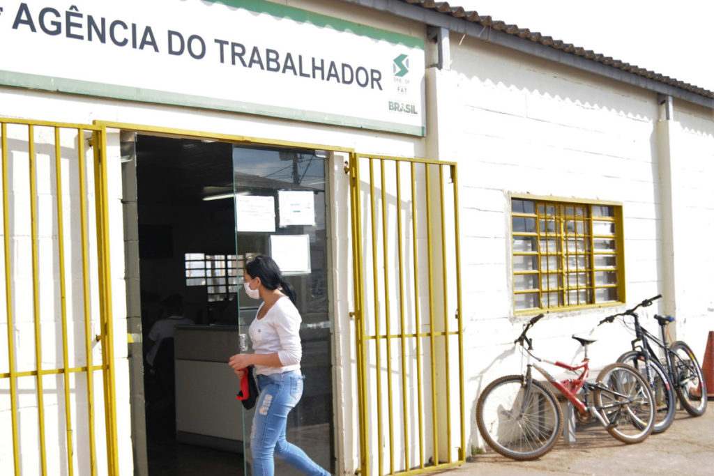 Veja as vagas de emprego no DF para quem tem o ensino médio de ensino