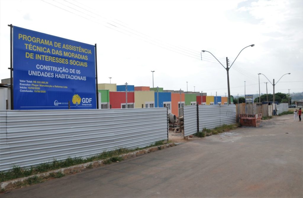 Governo Ibaneis constrói casas populares para 60 famílias em vulnerabilidade social