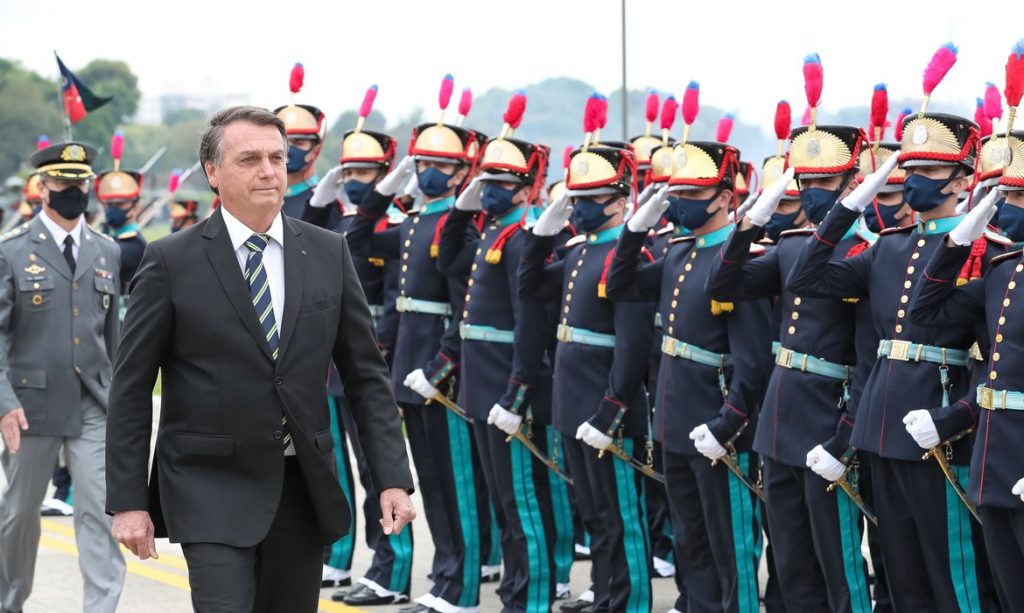 No Rio, Bolsonaro participa de formatura de cadetes das Agulhas Negras