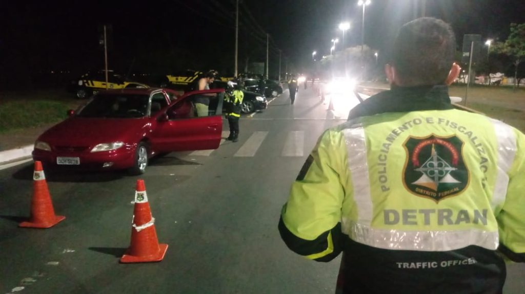 Detran-DF | Muito cuidado com crianças e adolescentes no trânsito