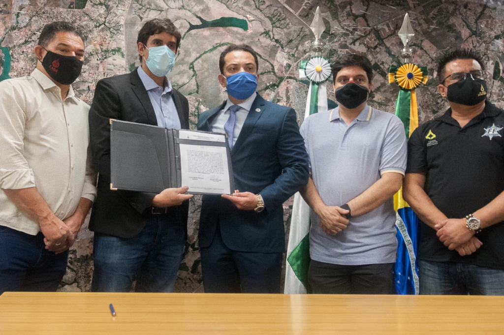 Distrital José Gomes reassume mandato na Câmara Legislativa