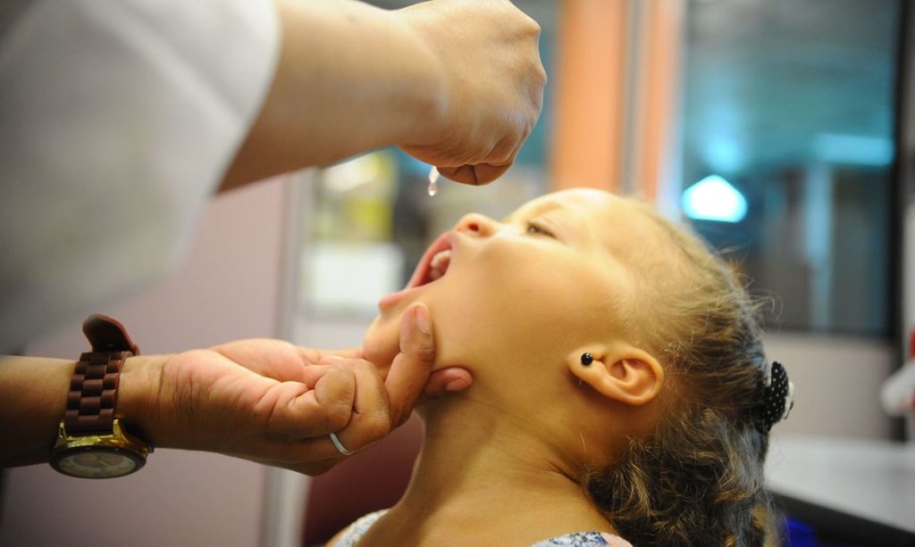 Sábado é dia vacinar e atualizar carteiras de crianças e adolescentes
