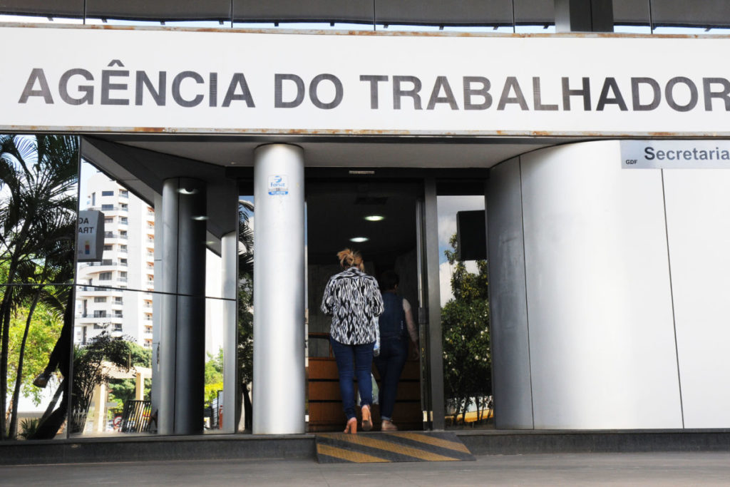 Semana começa com 350 vagas nas agências do trabalhador do DF