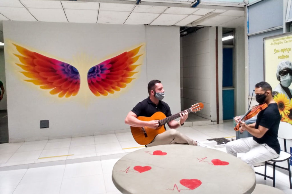 Alegria no hospital do Guará com musicoterapia