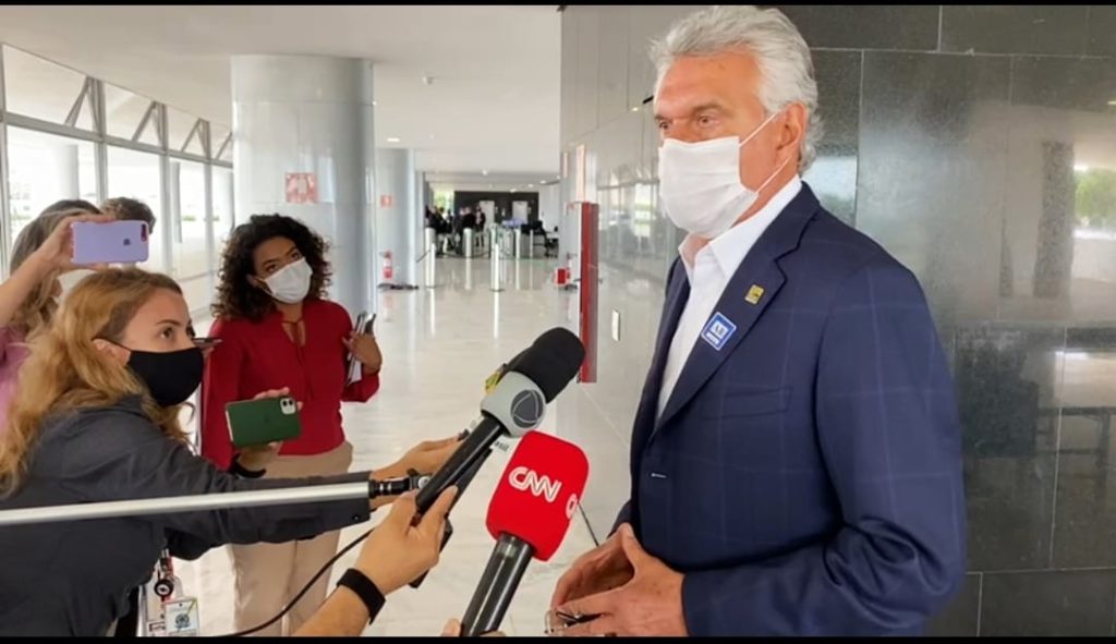 “Quem vai comandar vacinação no Brasil será o Ministério da Saúde”, diz Caiado após reunião com Eduardo Pazuello