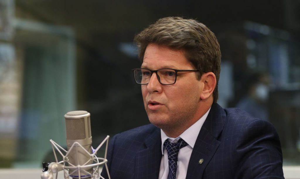 Mario Frias passa bem e deve receber alta na segunda-feira