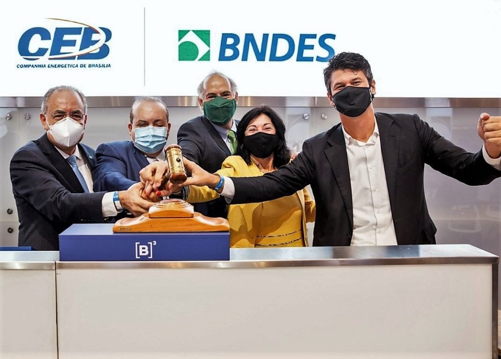 CEB Distribuição é vendida por R$ 2,515 bilhões; Neoenergia dá o maior lance