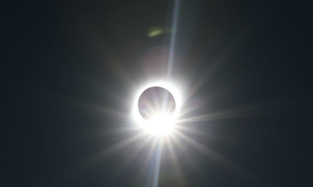 Brasil terá eclipse solar parcial nesta segunda, entre meio-dia e 15h