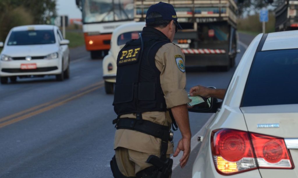 Edital para concurso da Polícia Rodoviária Federal deve sair em janeiro