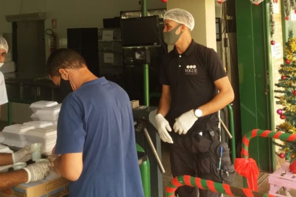 GDF acompanha produção de marmitas nos 14 restaurantes comunitários