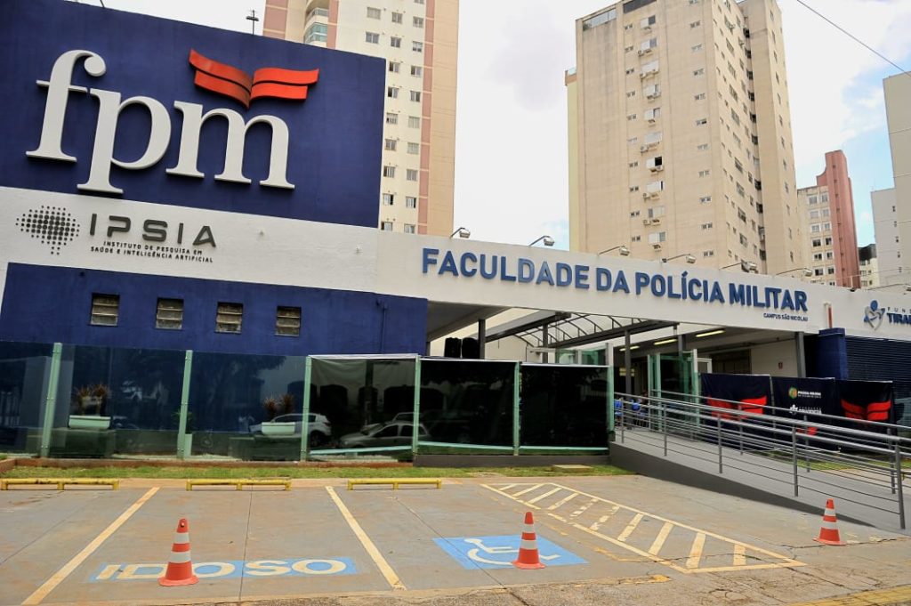 Caiado destaca qualidade do ensino da Faculdade da Polícia Militar ao participar de inauguração de câmpus da instituição