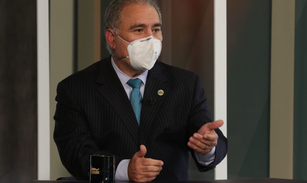 Ministro Queiroga faz apelo para que vacinados não deixem de tomar segunda dose