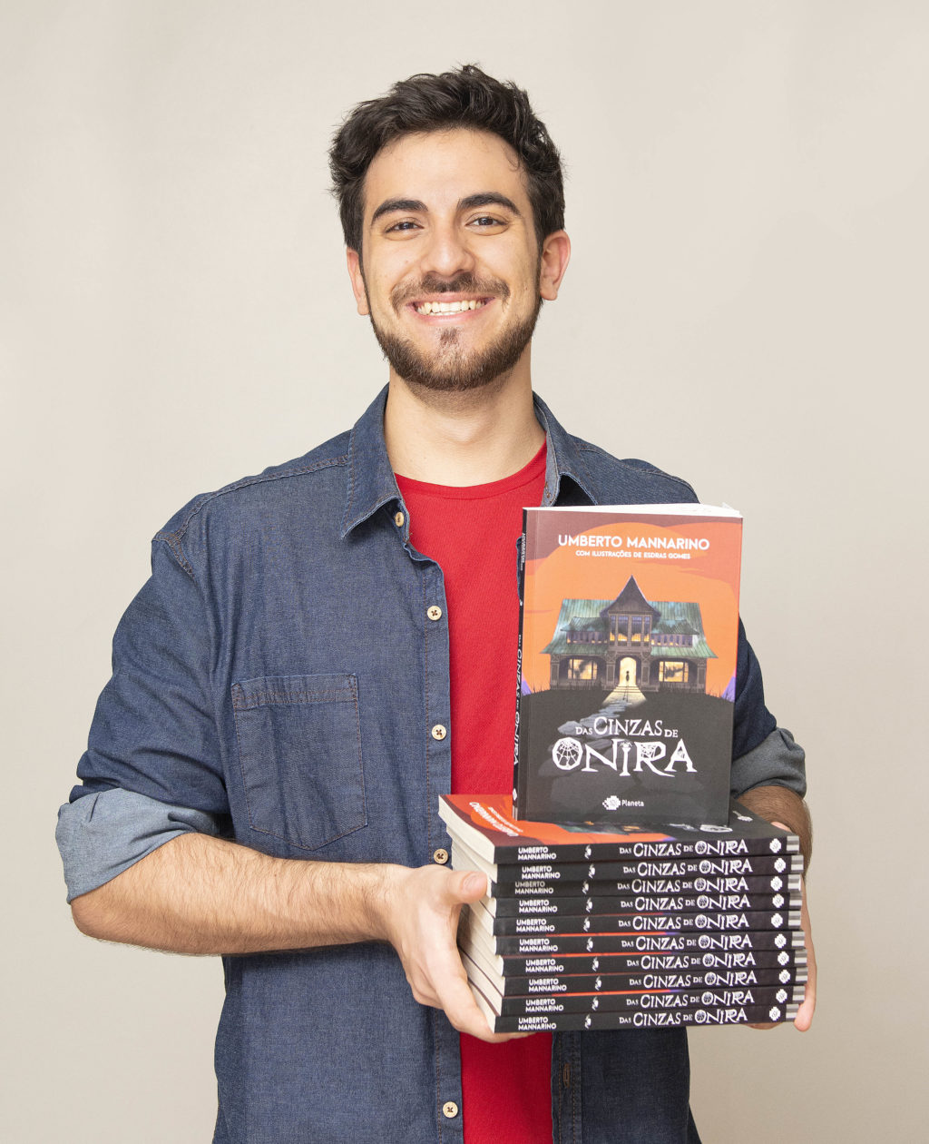 Jovem escritor de Brasília cita próprio livro em Redação do ENEM e tira 980