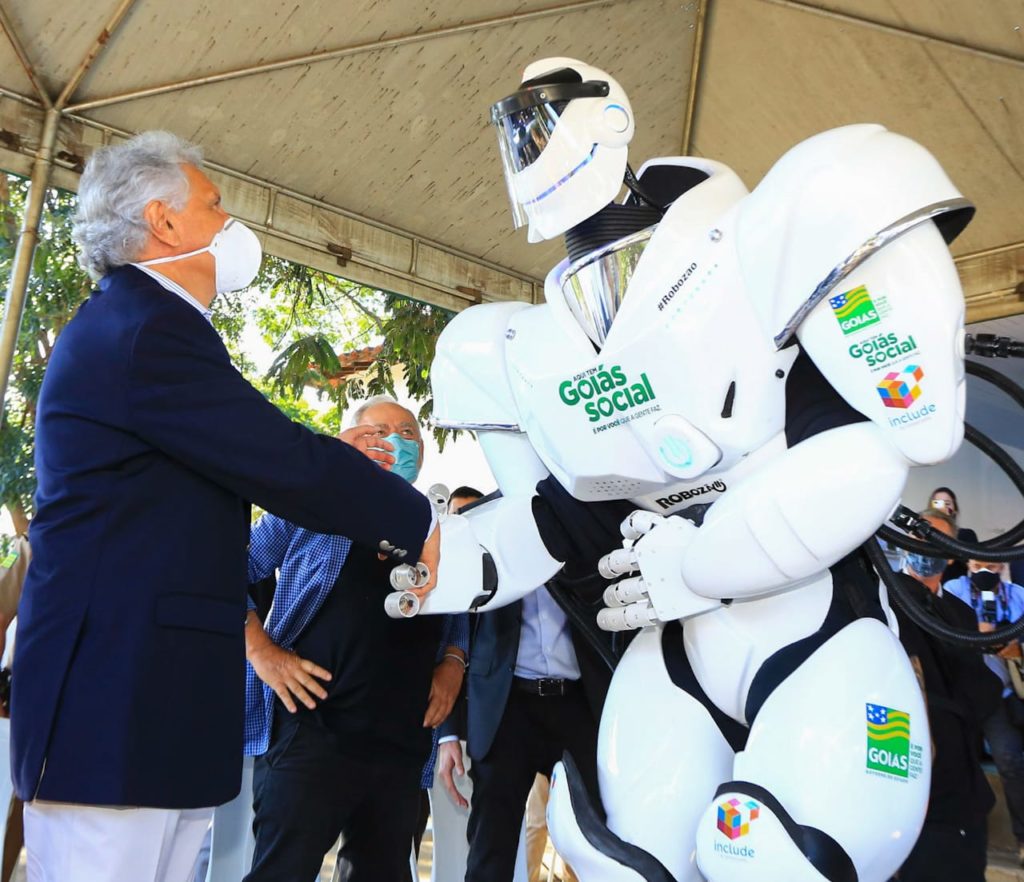 Caiado cita “revolução na educação” ao inaugurar dois laboratórios de robótica Include