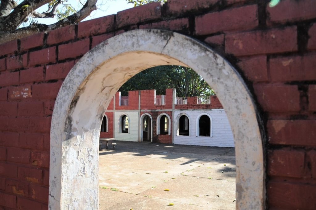 Castelinho limpo e seguro para príncipes, princesas e o reino infantil