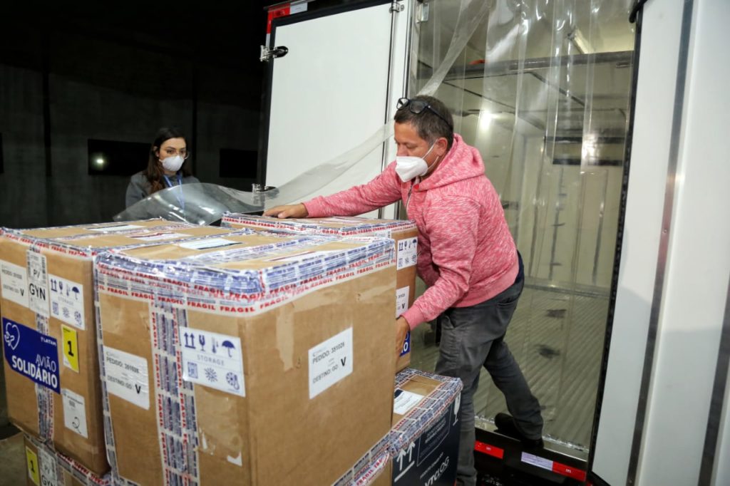 Governo de Goiás recebe segundo lote de vacinas da Pfizer, um total de 37.440 doses