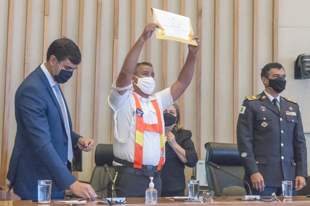 Após cinco campanhas eleitorais, Guarda Jânio assume mandato de deputado distrital