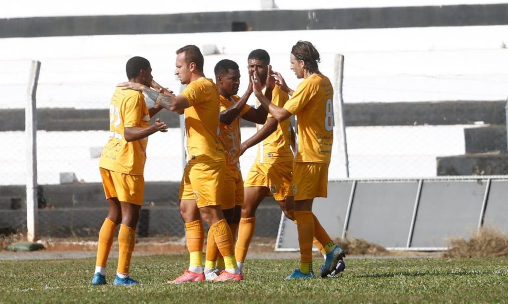 Brasiliense encerra jejum de vitórias na Série D e complica Jaraguá