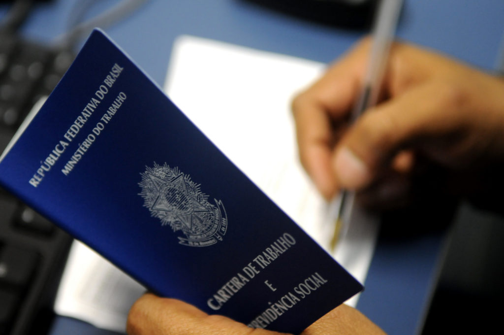 Desemprego no Distrito Federal caiu 1,2 ponto percentual em um ano