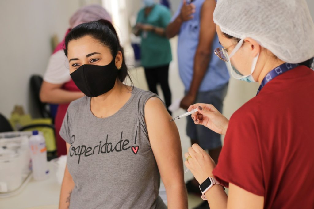 Distrito Federal alcança recorde ao vacinar 76,9 mil pessoas no primeiro dia de mutirão