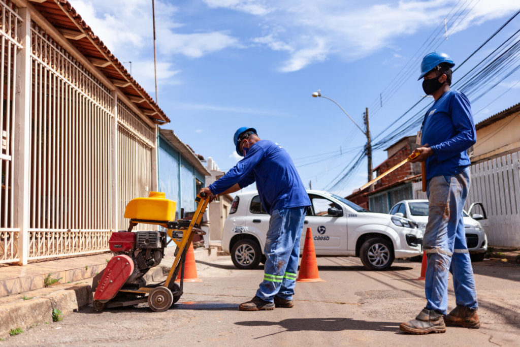 Obras avançam para evitar desperdício de água potável no DF
