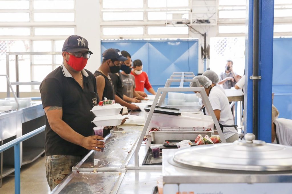 Restaurantes comunitários serviram mais de 130 mil refeições nesta semana