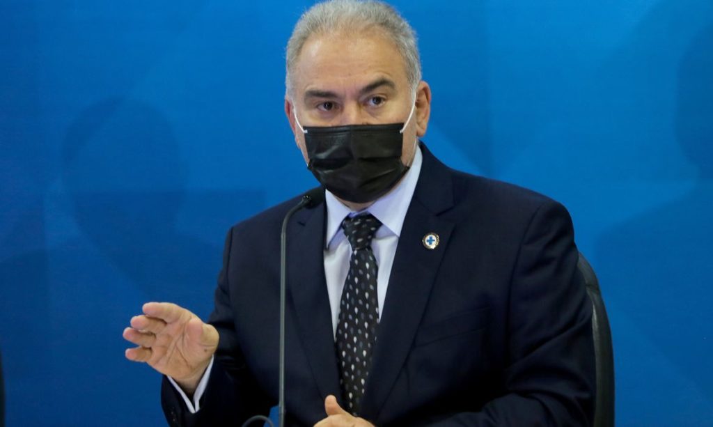 Resultado de exame de covid-19 do ministro Queiroga continua positivo