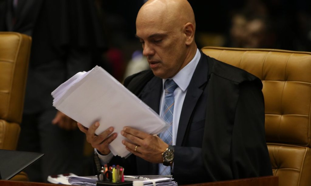 Ministro do STF autoriza Polícia Federal a marcar depoimento de presidente Jair Bolsonaro