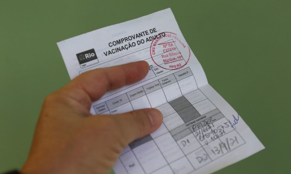 Liberado certificado de vacinação para quem tomou vacinas diferentes