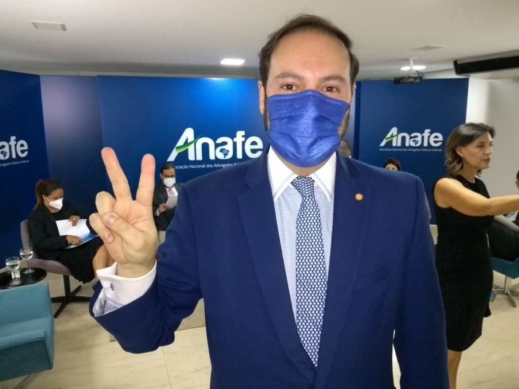 Candidato a presidência da OAB-DF, Guilherme Campelo surpreende em debate realizado pela Anafe