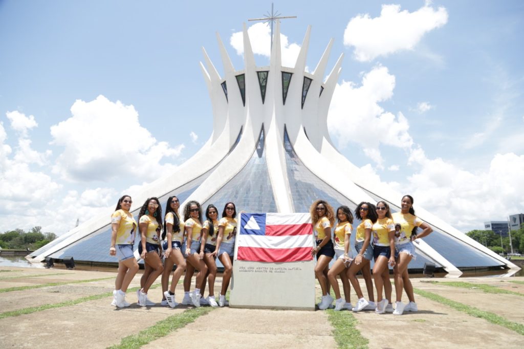 Brasília se transforma na capital da ‘noiva caipira’