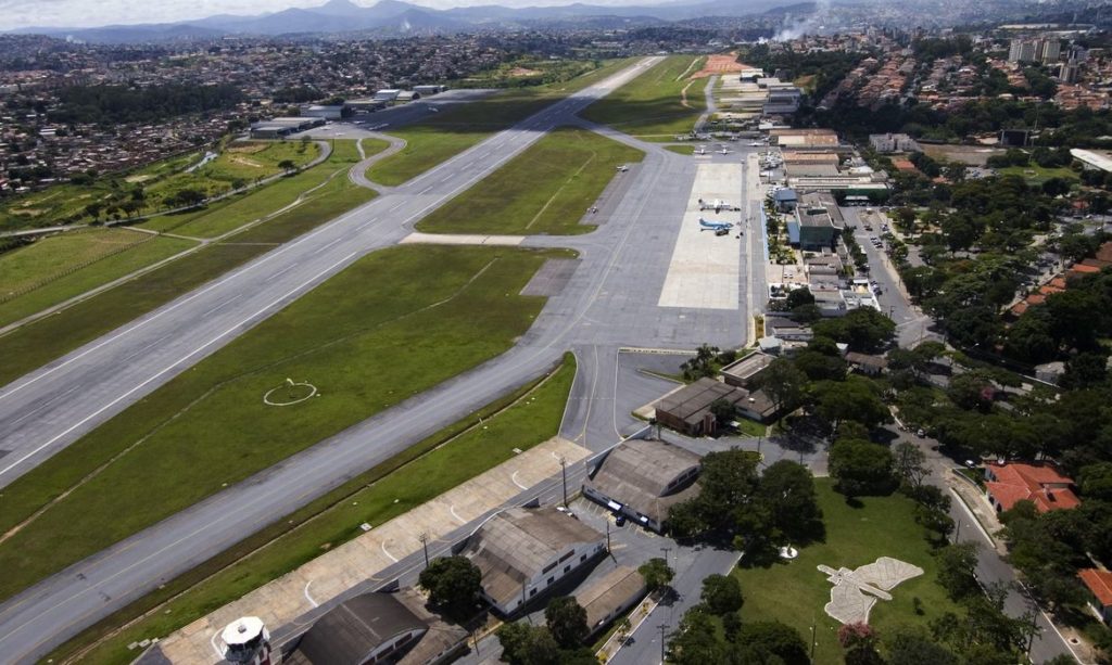 Trabalhadores do setor aéreo cancelam greve programada para este dia 29