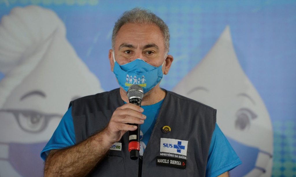 Principal resposta contra variante Ômicron é vacinação, diz ministro da Saúde