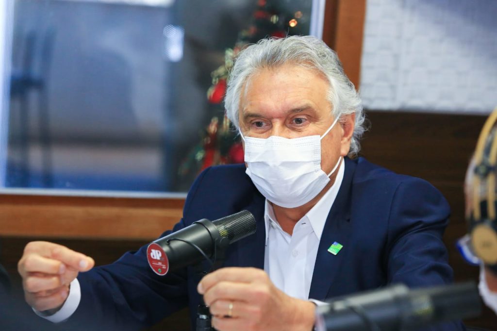 Caiado anuncia antecipação da folha salarial dos servidores públicos para 23 de dezembro