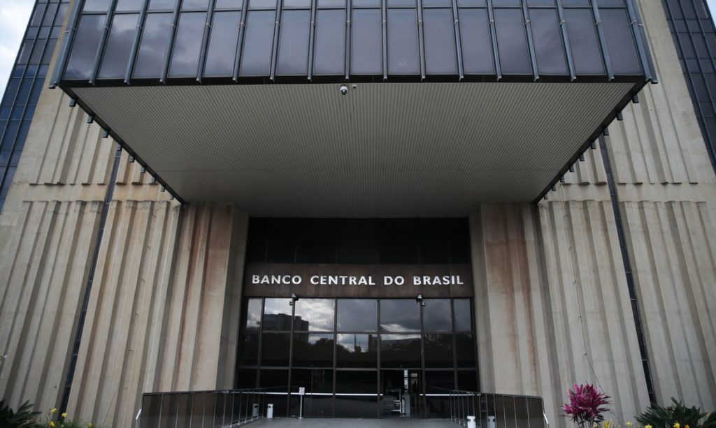 Estimativas do mercado para a inflação e o PIB permanecem estáveis