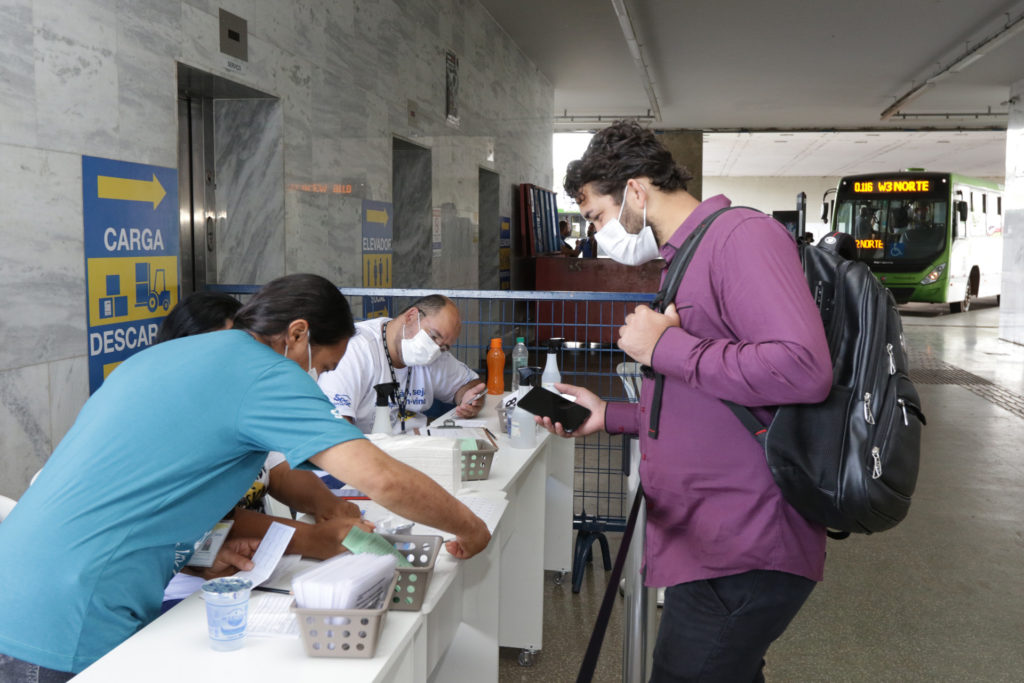 Ponto de vacinação da Rodoviária de Brasília tem horário ampliado