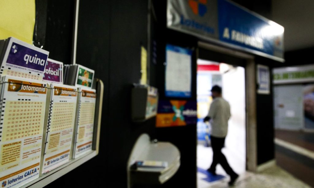 Mega-Sena acumula e prêmio principal vai para R$ 92 milhões
