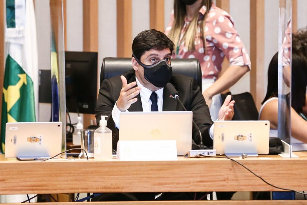 Delmasso faz alerta sobre desenho da Netflix com personagem “Diabo”
